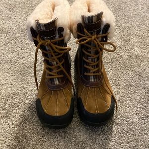 Men’s UGG snow boots